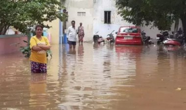 ভারতের অন্ধ্র প্রদেশে প্রবল বৃষ্টিপাতের কারণে সৃষ্ট বন্যায় এখন পর্যন্ত ১৭ জনের মৃত্যুর সংবাদ পাওয়া গেছে।