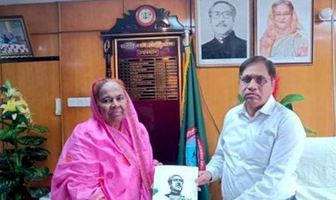 ঢাকায় এনার্জি রেগুলেটরি কমিশনের চেয়ারম্যানকে ডক্টর হোসনে আরা বেগমের ঈদের শুভেচ্ছা