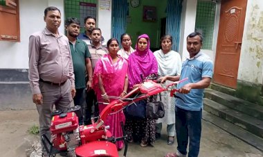 সমাধিনগর ব্র্যাক শাখা অফিসে সদস্যের মাঝে গার্ডেন টিলার বিতরণ