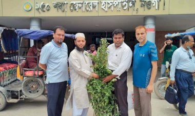 নওগাঁ ২৫০ শয্যাবিশিষ্ঠ জেনারেল  হাসপাতাল চত্বরের জন্য চেরিফুলের গাছ দিলেন বৃক্ষপ্রেমী তাল বেলাল