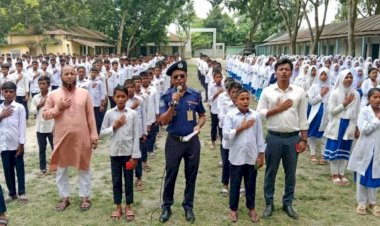 পীরগাছায় মাদক ও স্মার্টফোন আসক্তিকে শিক্ষার্থীদের লাল কার্ড