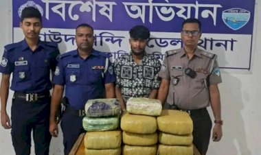 মাদকের বিরুদ্ধে পুলিশের লৌহকঠিন অবস্থান: কুমিল্লায় ২৪ ঘণ্টায় ডজন ডজন কারবারি আটক, বিপুল মাদকদ্রব্য জব্দ