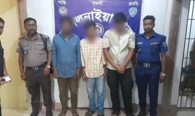 ফেনীতে সীমান্ত পেরিয়ে চট্টগ্রামে পাচারের সময় ৩৫ লাখ টাকার ভারতীয় শাড়িসহ আটক ৩