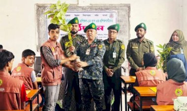 নীলফামারী জেলায় কলেজ ভিত্তিক ভিডিপি প্রশিক্ষণার্থীদের মধ্যে ৪০০ গাছের চারা বিতরণ