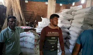 অবৈধ ভাবে সার পাচারকালে হাতেনাতে আটক