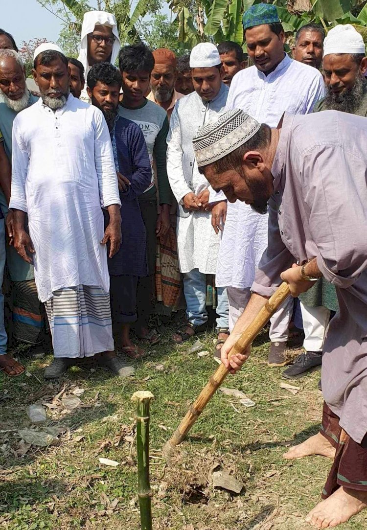নওগাঁর মহাদেবপুরে চকচকি হাফেজিয়া মাদ্রাসার দ্বিতীয়তল ভবন ভিত্তিপ্রস্তর শুভ উদ্বোধন