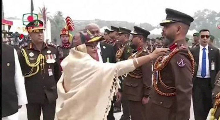 বিজিবি’র সর্বোচ্চ সম্মাননা পদক পেলেন পত্নীতলা ব্যাটালিয়নের অধিনায়ক লে.কর্ণেল হামিদ