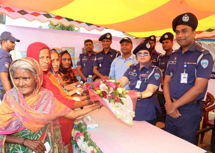 খাগড়াছড়ির পুলিশ সুপার আসলেই মানবিক মানুষ,দিঘীনালায় আশ্রয়ণ প্রকল্পের বাসিন্দা শাহেদা বেগম
