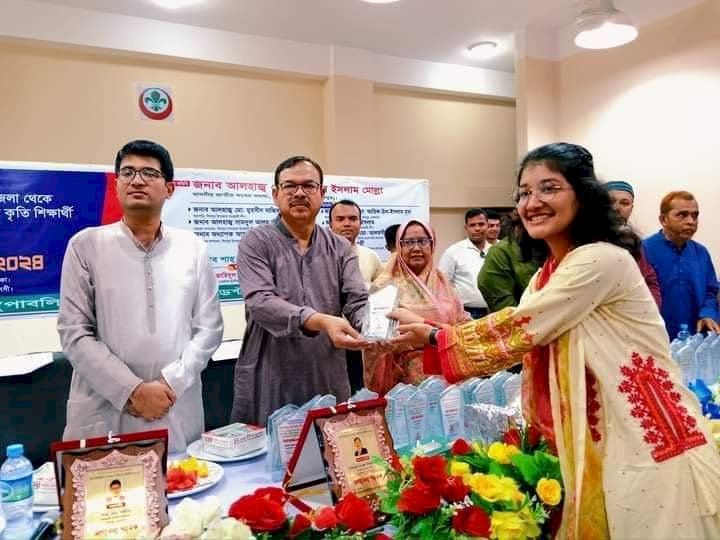 শিবপুরে পাবলিক বিশ্ববিদ্যালয়ে চান্স প্রাপ্ত শিক্ষার্থীদের সংবর্ধনা