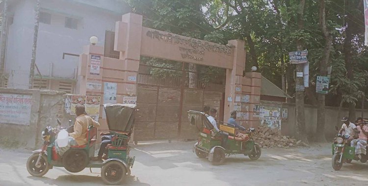 সড়কের ধুলাবালির দূষণে অতিষ্ঠ জনজীবন,চরম হুমকিতে জনস্বাস্থ্য
