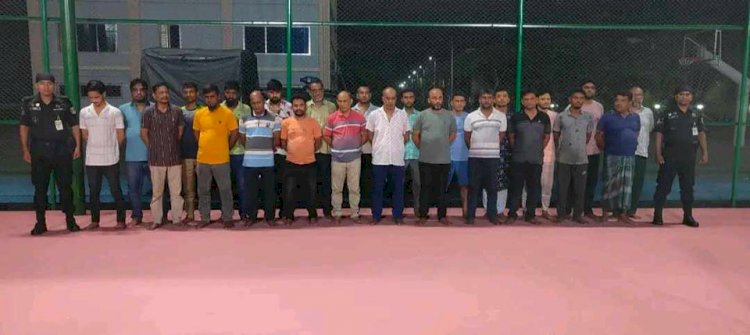 রাজশাহীর লক্ষীপুর জুয়ার আসর থেকে র‌্যাব-৫ কতৃক নগদ টাকাসহ ২৪ জন আটক ও,৪টি মটরসাইকেল জব্দ