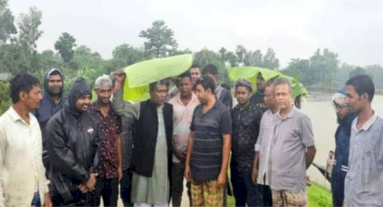 নওগাঁর আত্রাই ও ফকিন্নি নদীর ঝুঁকিপূর্ণ এলাকা পরিদর্শনে এমপি গামা
