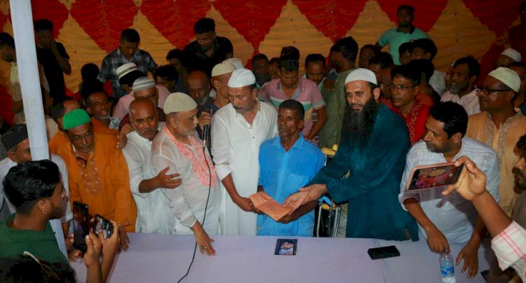 ছাত্র জনতার গণ আন্দোলনে শহীদ জুয়েল রানার পরিবারকে বিএনপি'র ভারপ্রাপ্ত চেয়ারম্যান তারেক রহমানের পক্ষ থেকে আর্থিক সহায়তা প্রদান