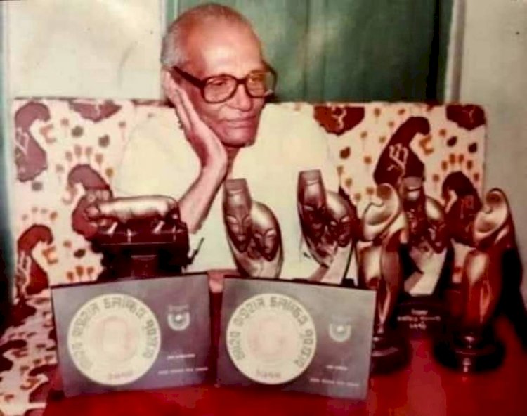 বীর মুক্তিযোদ্ধা শব্দ সৈনিক ও চিত্র পরিচালক নারায়ণ ঘোষ মিতার শুভ জন্মদিন