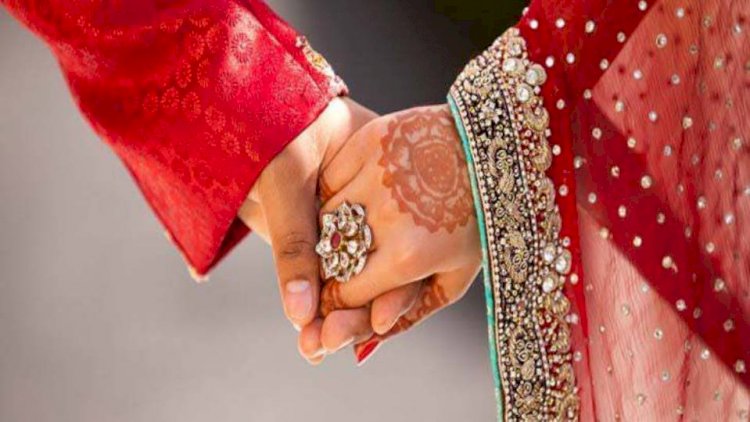 ঠাকুরগাঁওয়ে পরকিয়া প্রেমিকের সঙ্গে স্ত্রী কে বিয়ে দিলেন স্বামী