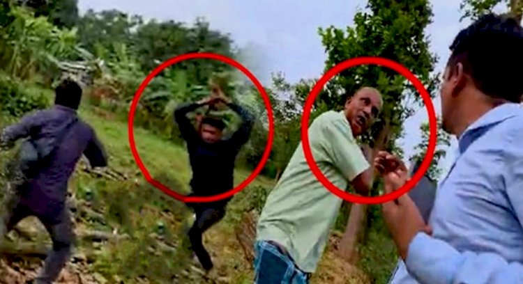 কাপাসিয়ায় সাংবাদিকদের ওপর হামলায় জড়িত দুই স্বেচ্ছাসেবক দল নেতা স্থায়ীভাবে বহিষ্কার