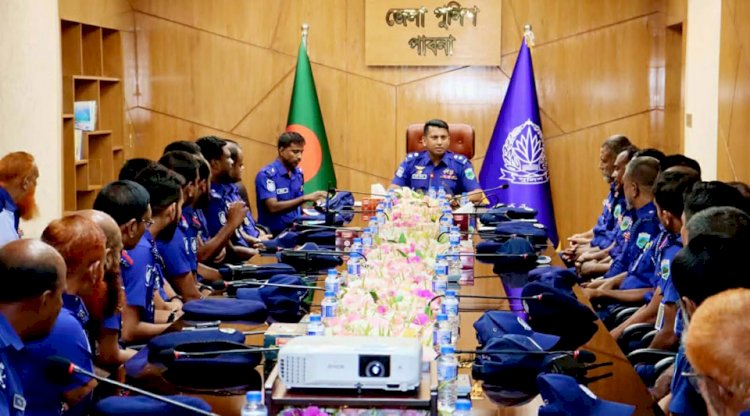 পাবনায় পুলিশ সুপারের সাথে ট্রাফিক পুলিশের মতবিনিময় সভা, সড়কে শৃঙ্খলা ও জনসেবা বৃদ্ধির নির্দেশনা