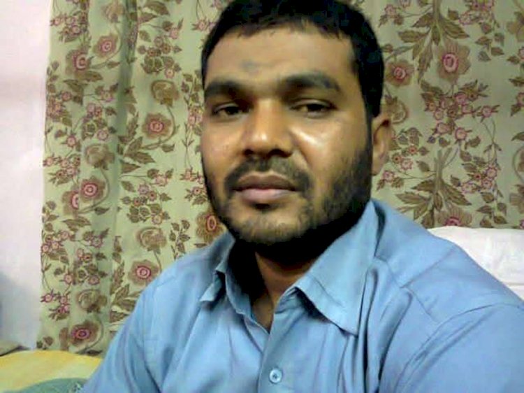 দিনের বেলায় হাই স্কুলের মাস্টার রাত্রে চরমপন্থী সন্ত্রাসী দলের সংগঠক