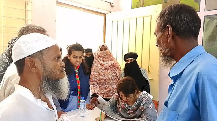 সিরাজগঞ্জে বেলকুচি উপজেলায় দরিদ্র রোগীদের বিনামূল্যে চক্ষু ক্যাম্প অনুষ্ঠিত