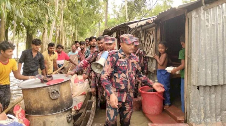 পেকুয়ায় বন্যাদুর্গতদের পাশে ১১ বিজিবি, খাদ্য সহায়তা ও ড্রোনে পরিস্থিতি পর্যবেক্ষণ