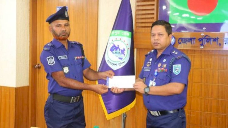 রংপুর জেলার শ্রেষ্ঠ ওয়ারেন্ট তামিলকারী অফিসার পীরগাছা থানার এসআই ফিরোজ