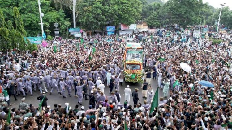 সিএমপি'র সার্বিক নিরাপত্তায় যথাযথ ধর্মীয় ও ভাবগাম্ভীর্যের সাথে উদযাপিত হলো জশনে জুলুস ঈদ-ই-মিলাদুন্নবী (সা.)
