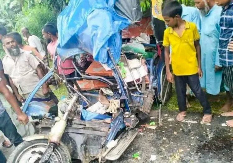 ঠাকুরগাঁওয়ে ভূল্লীতে সড়ক দুর্ঘটনায় প্রাণ গেল নারীসহ দুজনের, আহত ৪