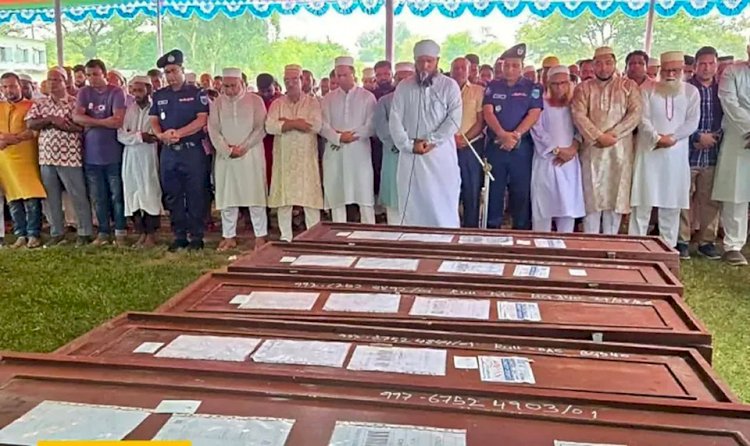 সৌদি-সোফা কারখানায় আগুনে পুড়ে নিহত ৭ প্রবাসীর জানাজা হলো নওগাঁয়