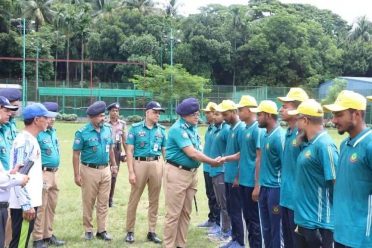 আন্তঃবিভাগ T-10 ক্রিকেট টুর্নামেন্ট ২০২৬-এর শুভ উদ্বোধন করেন সিএমপি কমিশনার