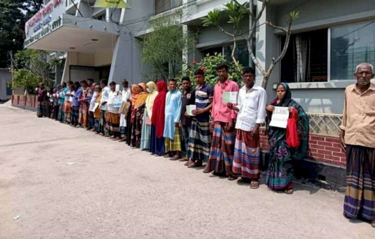 বালিয়াকান্দিতে বীমার কোটি টাকা আত্মসাতের অভিযোগ: দিশেহারা গ্রাহকরা