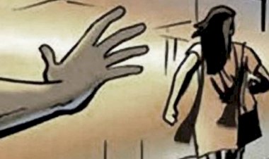 মেয়ের উত্যক্তের প্রতিবাদ করায় মার খেলেন বাবা