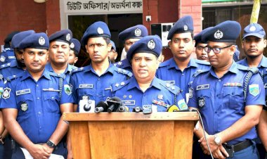 নওগাঁ পুলিশের বিশেষ অভিযানে সান্তাহার-নাটোর রোডে ডাকাতির প্রস্তুতিকালে ৭ সদস্য গ্রেফতার