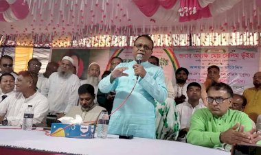 হোমনায় নাগরিক সংবর্ধনায় ফুলের টাকা দুস্থদের দেওয়ার আহ্বান সেলিম ভূঁইয়া এমপির