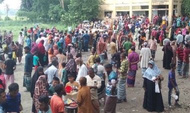 ঈদের আনন্দ ভাগাভাগি করতে গোলখালী ইউনিয়নে ৪ হাজার ৩৮৮ পরিবারের মাঝে চাল বিতরণ