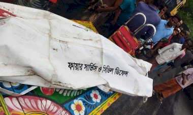 রাজশাহী মোহনপুরে মাহিন্দ্রা-ট্রাক সংঘর্ষে নি হ ত ৩ আ হত ৪