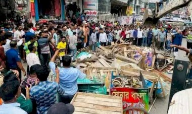 দখলমুক্ত হচ্ছে কুমিল্লা নগরী: ফুটপাত ও সড়কে স্বস্তি ফেরাতে প্রশাসনের বিশেষ উচ্ছেদ অভিযান