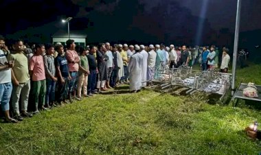 লক্ষ্মীপুরে নৃশংস হত্যাকাণ্ডে নিহত মা ও তিন কন্যার শেষ বিদায়: হোমনায় শোকের মাতম