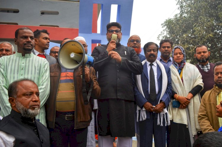 নওগাঁর আত্রাইয়ে আন্তজার্তিক মাতৃভাষা দিবস পালিত, সুমন এমপির পুস্পস্তবক অর্পণ