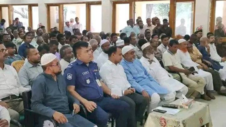 চিরিরবন্দরে শারদীয় দুর্গাপূজা উৎপাদন উপলক্ষে আইন-শৃঙ্খলা নিয়ন্ত্রণ ও প্রাসঙ্গিক বিষয়ে বিশেষ আলোচনা অনুষ্ঠিত হয়।