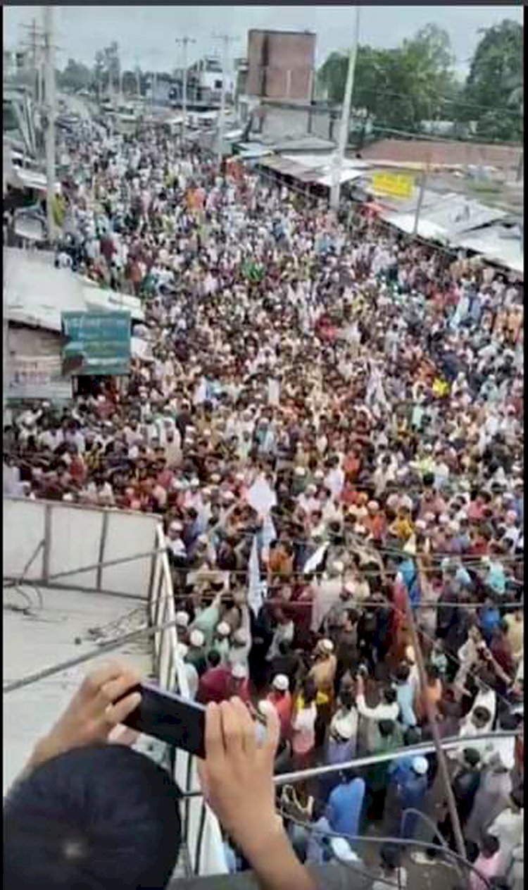ভারতে ইসলাম ধর্ম ও মহানবী (সা.) কে কটূক্তির প্রতিবাদে চিরিরবন্দরে বিক্ষোভ মিছিল ও প্রতিবাদ সমাবেশ !