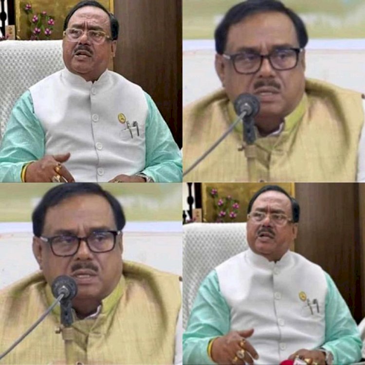 নওগাঁর সাবেক খাদ্যমন্ত্রী সাধন চন্দ্র মজুমদার ঢাকার বসুন্ধরা আবাসিক এলাকা থেকে আটক