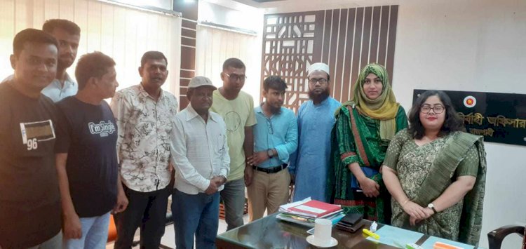 রাজশাহী মোহনপুর উপজেলা নির্বাহী অফিসার, ইউ,এন,ও, আয়শা সিদ্দিকার সাথে সাংবাদিকদের সাক্ষাৎও মতবিনিময়