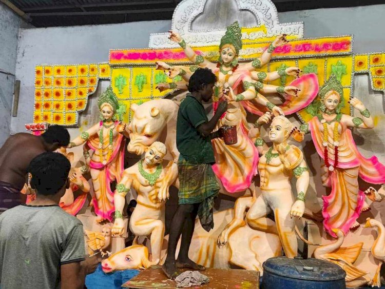 রাজশাহী মোহনপুরে আগামীকাল ১৫টি মন্ডপে ষষ্ঠীর মধ্য দিয়ে শুরু হতে যাচ্ছে শারদীয় দূর্গোৎসব