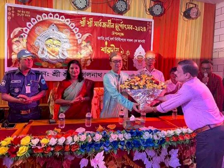 নরসিংদীর মনোহরদীতে পূজামণ্ডপ পরিদর্শনে জেলা প্রশাসক