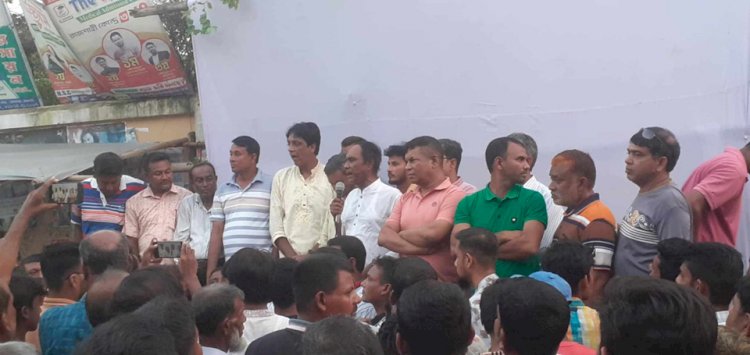 রাজশাহী মোহনপুর উপজেলায় আওয়ামী সন্ত্রাসীদের ফেসবুকে মিথ্যাচারের বিরুদ্ধে বিক্ষোভ সমাবেশ অনুষ্ঠিত হয়