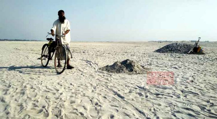 প্রমত্তা তিস্তা এখন যেন ধু-ধু মরুভূমি।