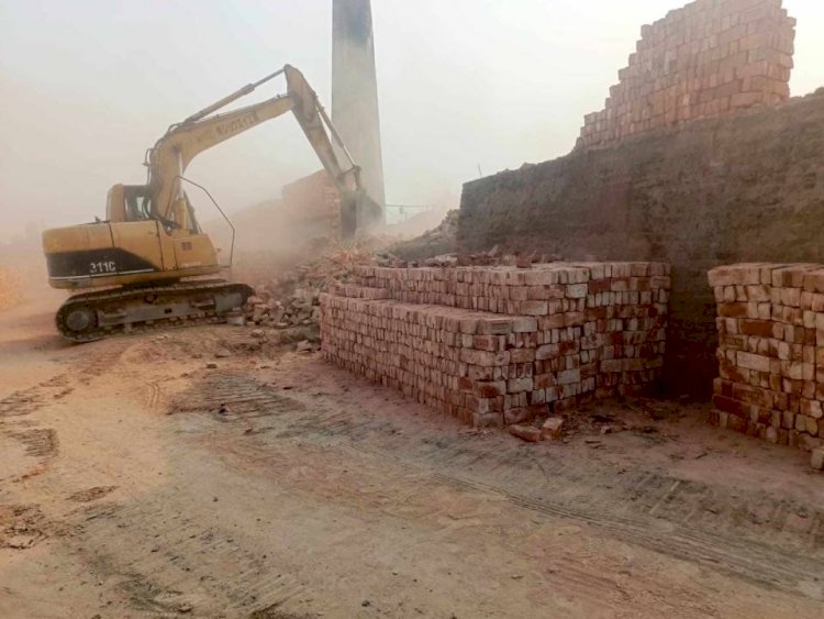রংপুর পীরগাছায়  দুটি অবৈধ ইটভাটা গুড়িয়ে দিয়েছে প্রশাসন