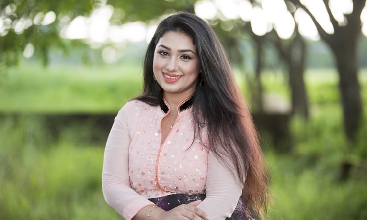 আদালতে আত্মসমর্পণ করে জামিন পেলেন অপু বিশ্বাস