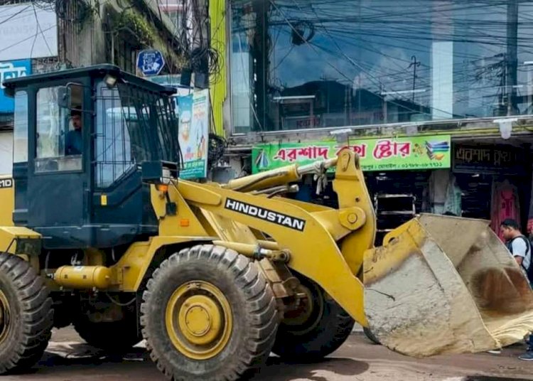 দিনাজপুরে অবৈধ স্থাপনা উচ্ছেদে অভিযান!