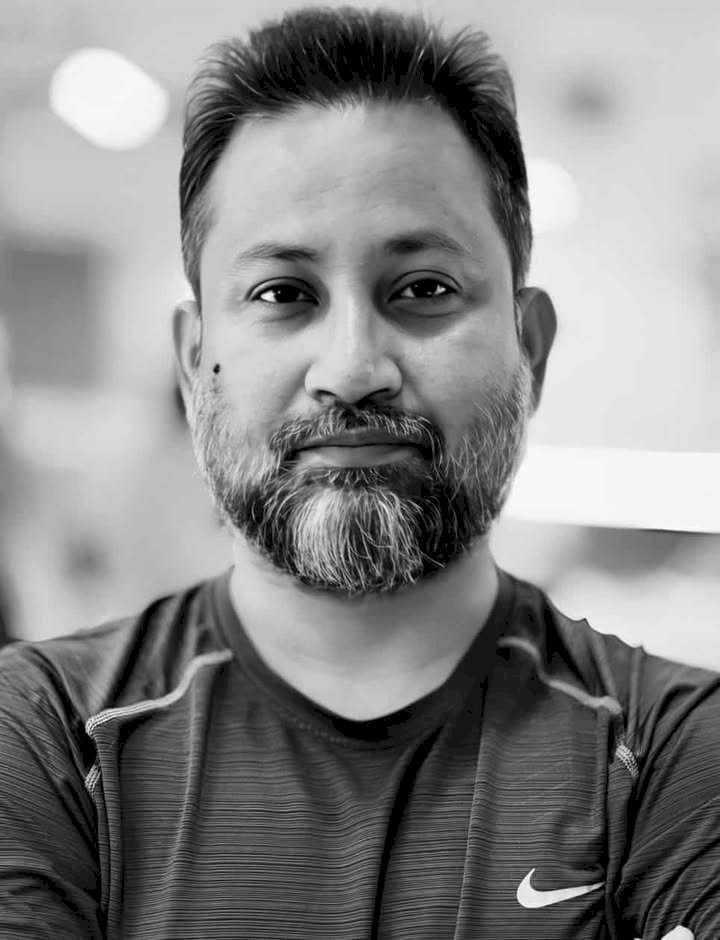 কুমিল্লায় নিয়ন্ত্রণ হারিয়ে প্রাইভেটকার খাদে পড়ে ব্যবসায়ীর মৃত্যু